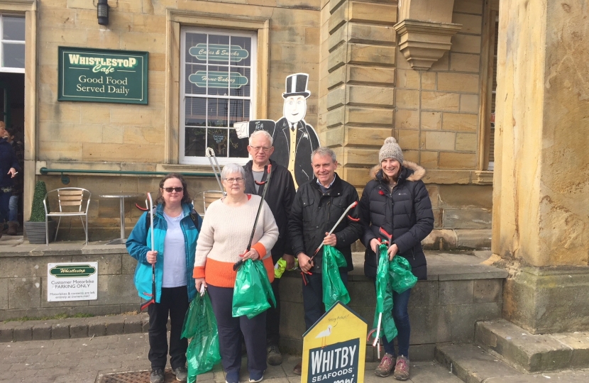 Whitby litter picking 