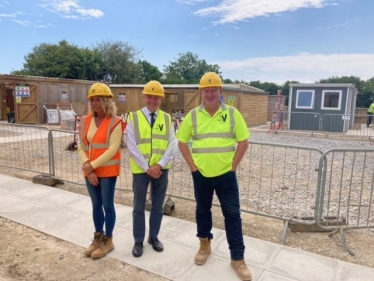  Robert Goodwill visits the Construction Skills Village